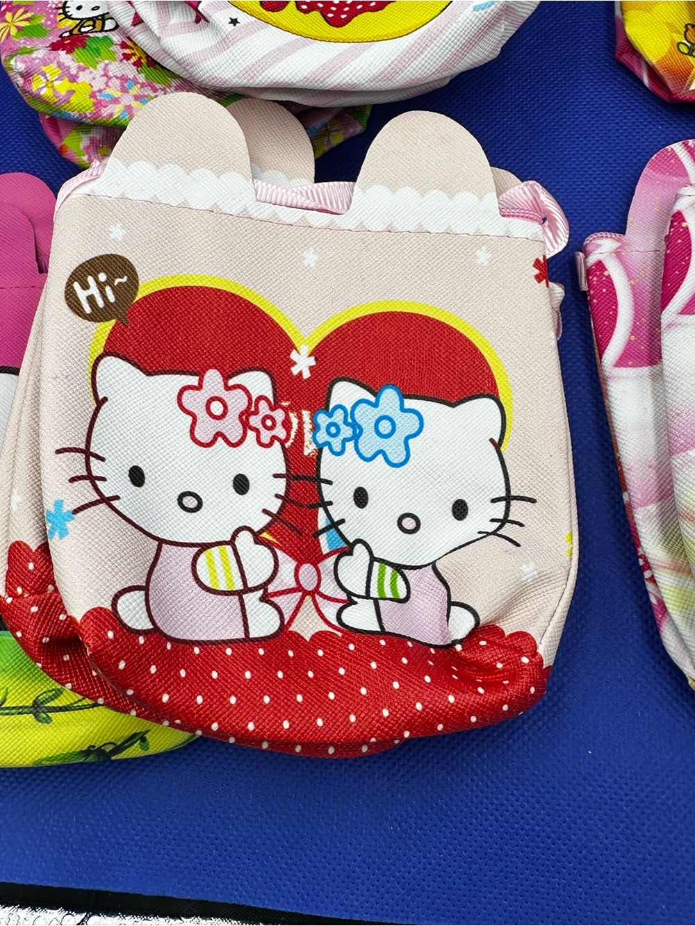 Hello Kitty Mini Purses and Two Hello Kitty Keychains - Picture 8 of 12